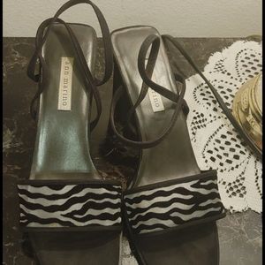 Women shoes Black and Silver Print